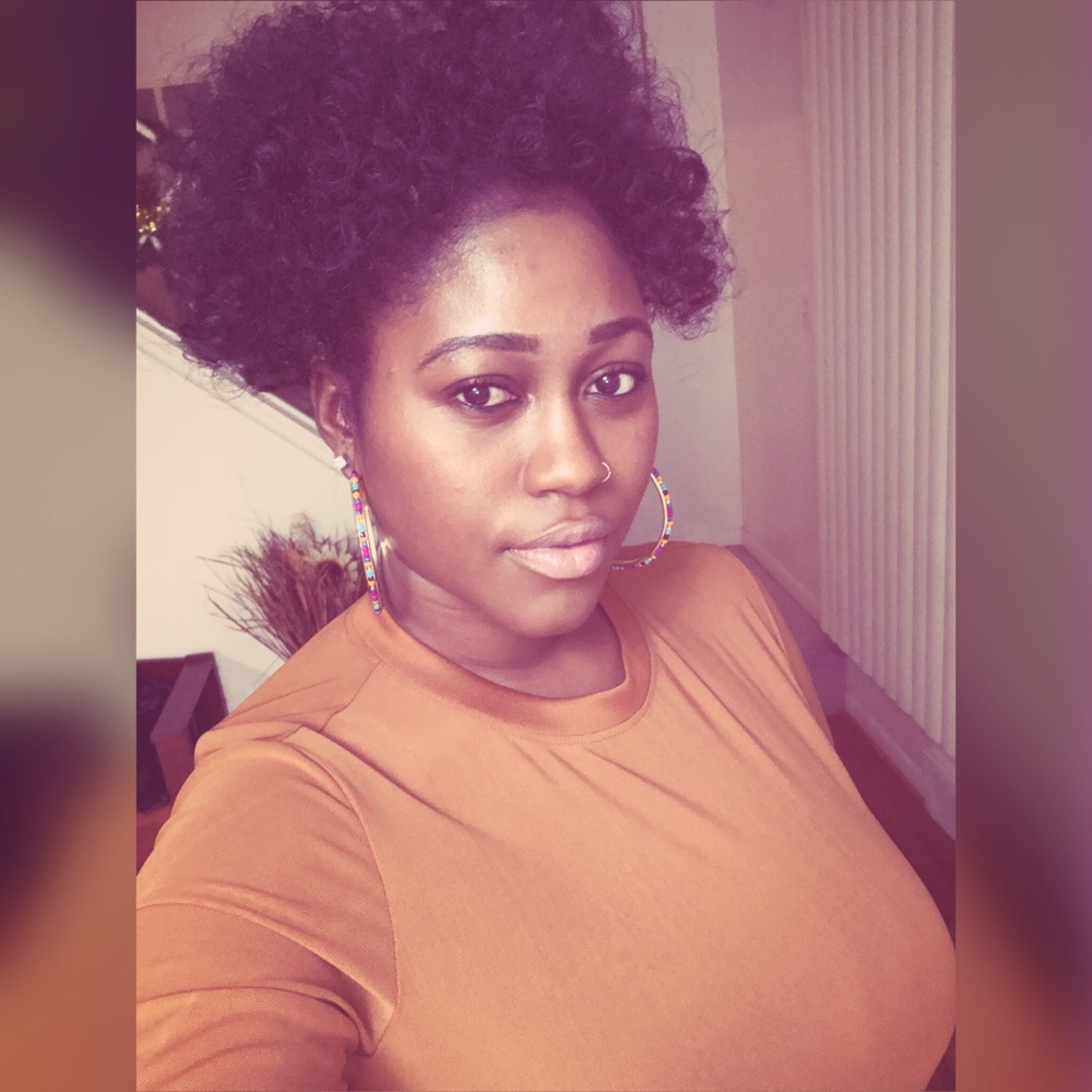 Meet your Posher, Danielle